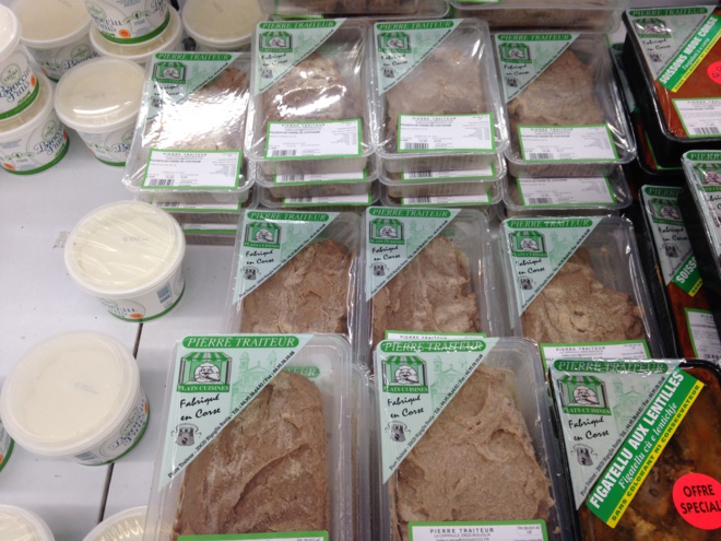 A prima fiera di a pulenda à l'hypermercatu A prima fiera di a pulenda à l'hypermercatu