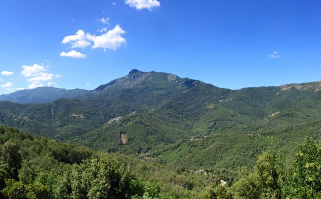 San Petrone vistu da l'Ampugnani San Petrone vistu da l'Ampugnani