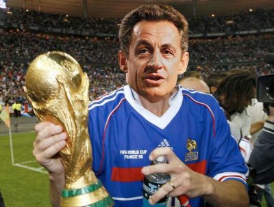 Allora, Sarkozy l'hà plasticatu o nò u muru di Berlinu ?