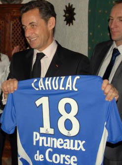 10 ragioni per chì u Sporting fermi in L2 (vistu da e donne) 10 ragioni per chì u Sporting fermi in L2 (vistu da e donne)