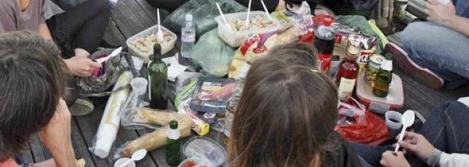 A storia di u connu è di "l'apéro géant" A storia di u connu è di "l'apéro géant"
