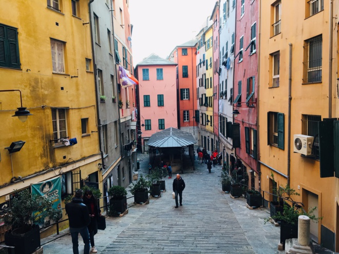 Perchè ci vole à andà in Ghjenuva