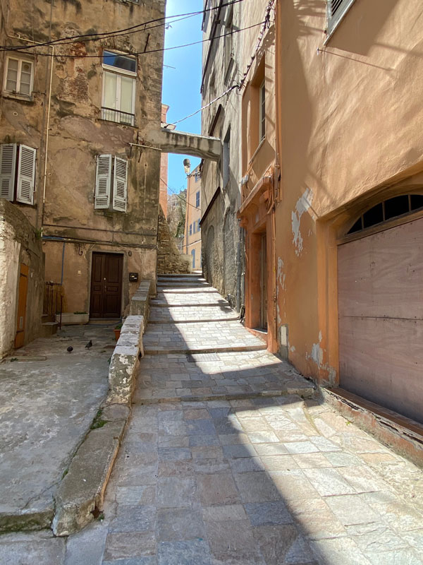 I lochi di Bastia di Pesciu Anguilla I lochi di Bastia di Pesciu Anguilla