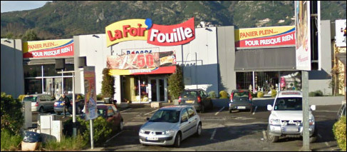 Puderia essa un ritrattu di una banlieue di Champigny sur Marne o di Charleville-Mézières. Ma nò, hè in Corsica.