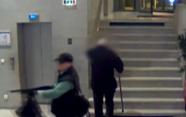 U misteru di u vechju di u "tireur fou" U misteru di u vechju di u "tireur fou"