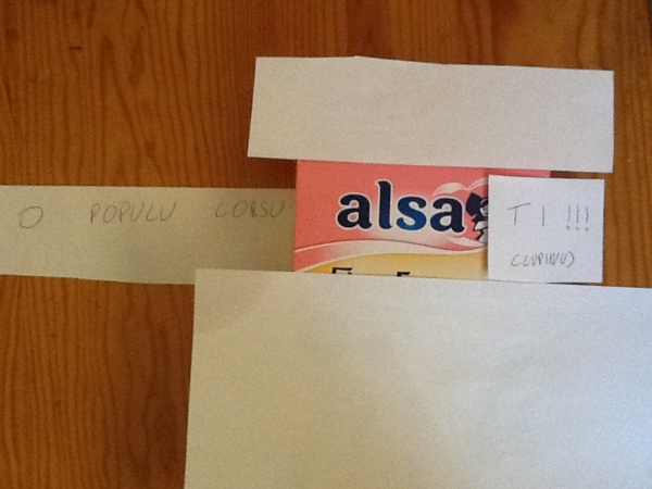 Ancu tù, ghjoca cù un pezzu di carta Ancu tù, ghjoca cù un pezzu di carta