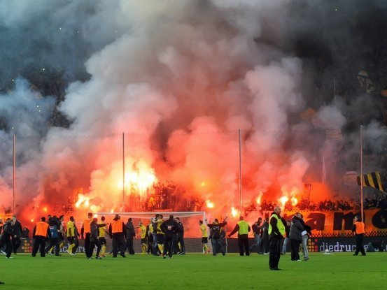 I sustenidori di u Dynamo Dresde à i so ghjucadori : "avete un'ora per scappà di cità" I sustenidori di u Dynamo Dresde à i so ghjucadori : "avete un'ora per scappà di cità"