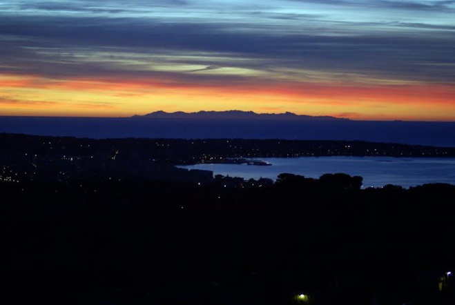 A Corsica vista da... Vallauris A Corsica vista da... Vallauris