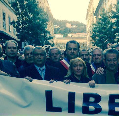 Sò Charlie, ma sò in davanti Sò Charlie, ma sò in davanti