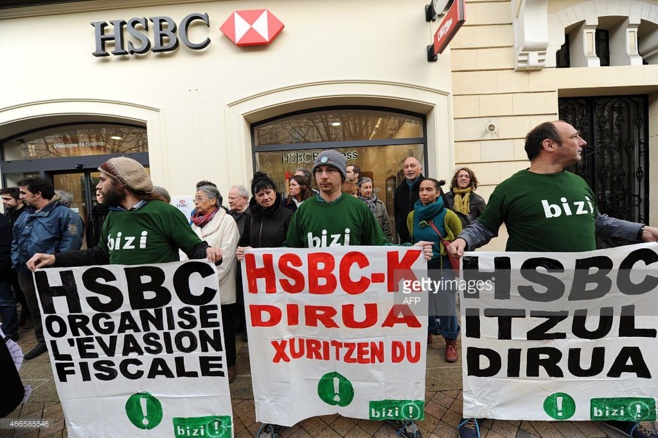 Arrubbanu una carreia à 500 milioni d'Euri per fà corre a pulizza è discità u populu Arrubbanu una carreia à 500 milioni d'Euri per fà corre a pulizza è discità u populu