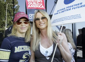 Da desperate housewives à desperate actress... Emu da pienghje! Da desperate housewives à desperate actress... Emu da pienghje!