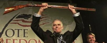 Charlton Heston hà cappiatu u fucile Charlton Heston hà cappiatu u fucile