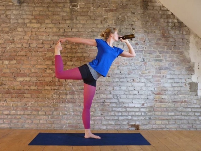 U yogà-pompetta (yogà+biera) serà l'affarone di a statina U yogà-pompetta (yogà+biera) serà l'affarone di a statina