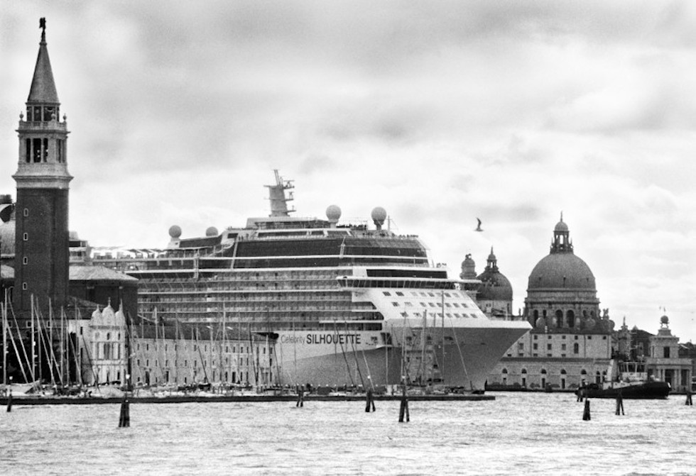 I battelloni chì inguffiscenu à Venezia