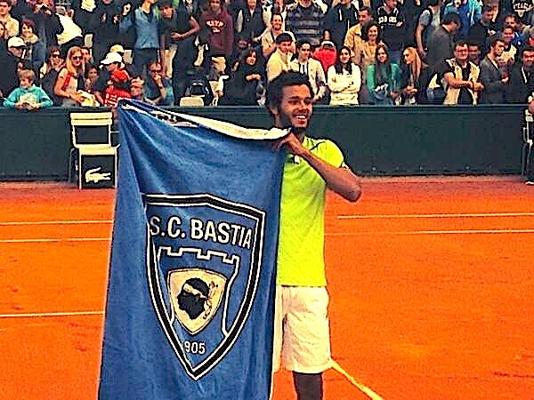 Lokoli face sventulà a bandera corsa à Roland Garros