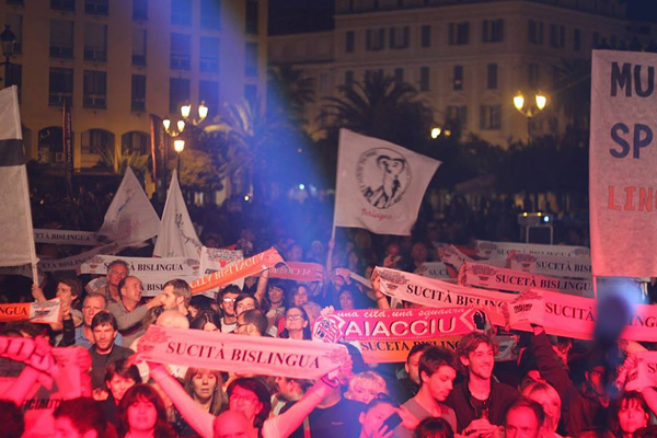 5000 persone in Aiacciu cù Parlemu Corsu 5000 persone in Aiacciu cù Parlemu Corsu
