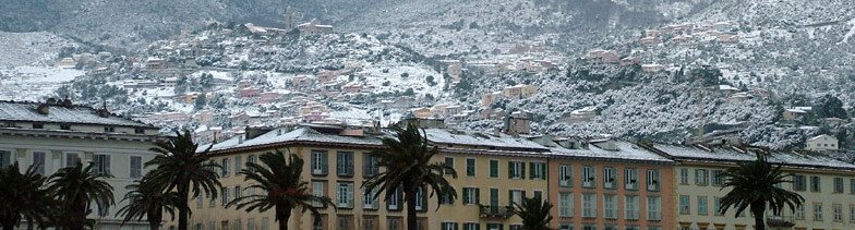 Cascanu dui fiòcculi di neve, è a Corsica hè paralizata... Cascanu dui fiòcculi di neve, è a Corsica hè paralizata...