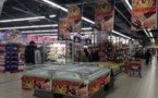 A prima fiera di a pulenda à l'hypermercatu