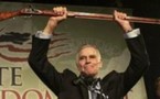 Charlton Heston hà cappiatu u fucile