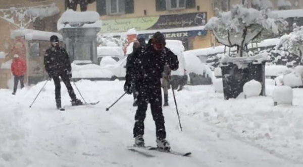 In tantu, in Corti si face u ski