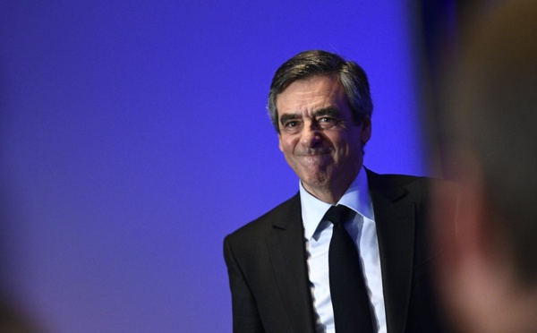 Fillon : "la langue corse ne peut se substituer au français"