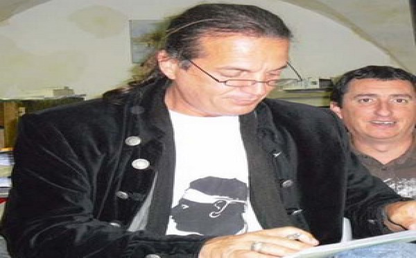 Francis Lalanne, parlami corsu !