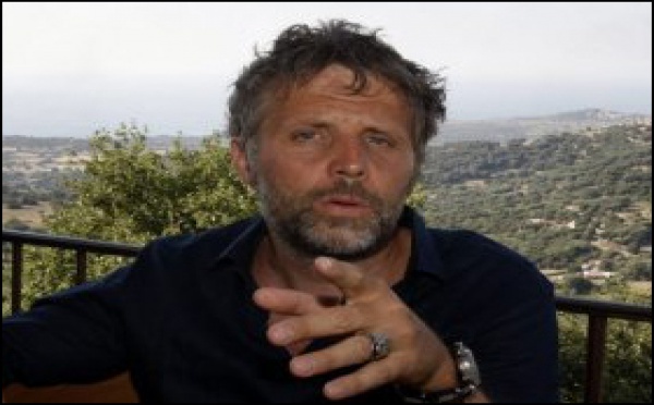 Stéphane Guillon più forte chè Christian Clavier