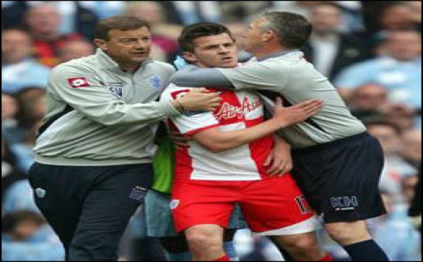 U gruppu corsu chì face a paura à Joey Barton